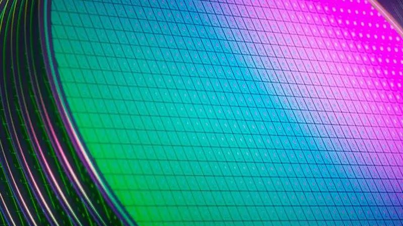 射频芯片定制与公版芯片：差异解析与选型考量